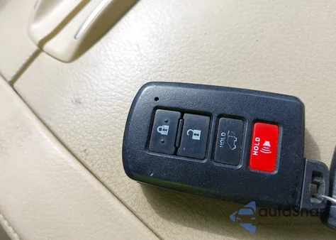 2016 Toyota Highlander Xle V6 z USA, uszkodzony, nr VIN 5TDJKRFH8GS309710